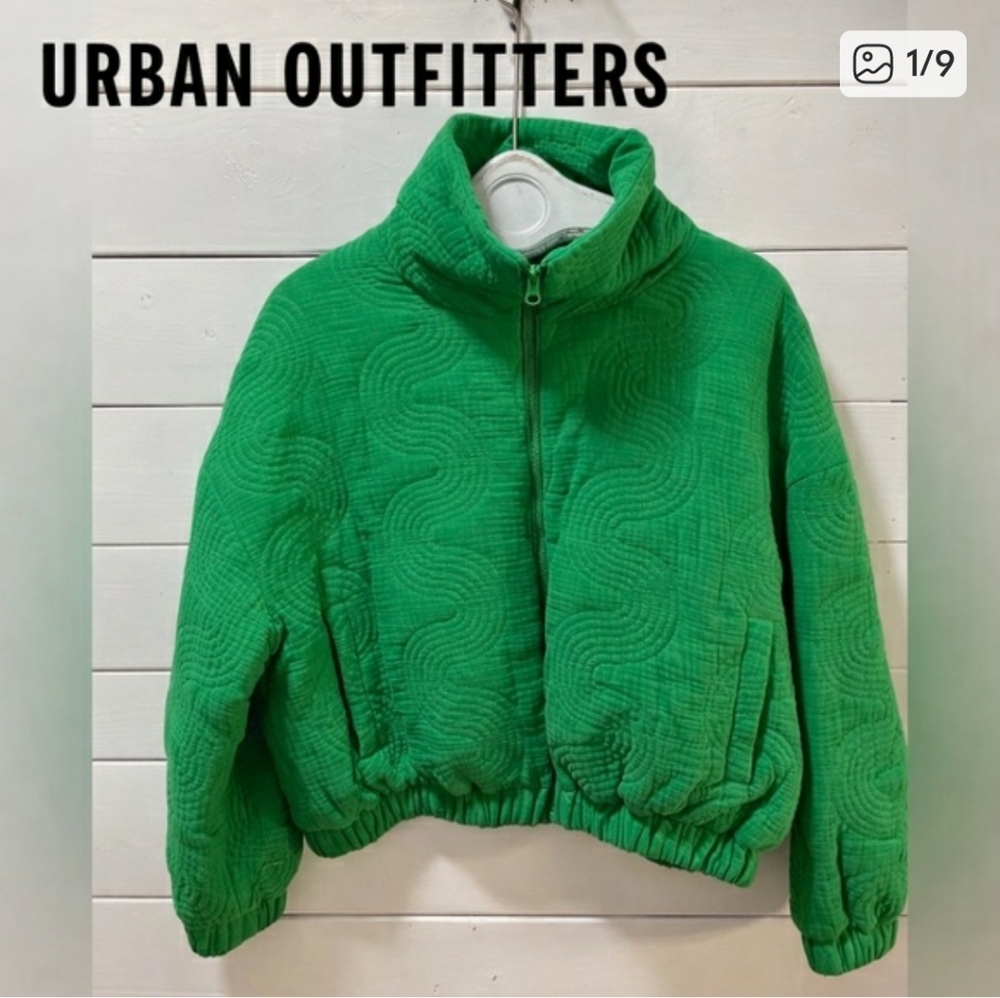 URBAN OUTFITTERS Green Quilted Cropped Jacket Size M